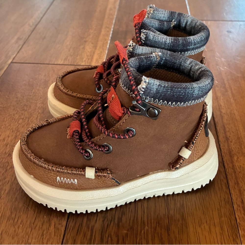 Hey Dude Brown and Red Kids Boots - Picture 4 of 8